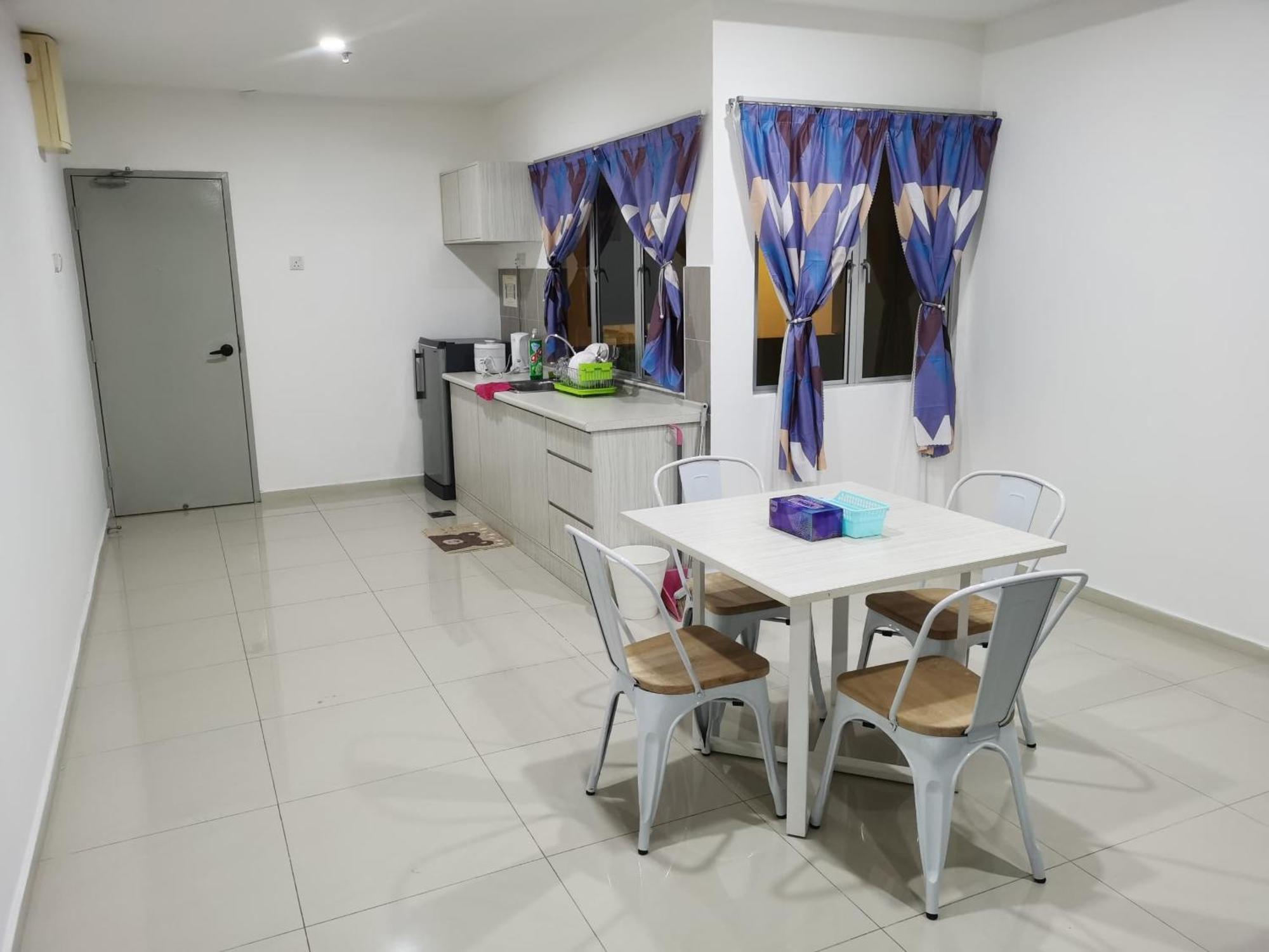 Marina Island Couple Home Stay Lumut Luaran gambar